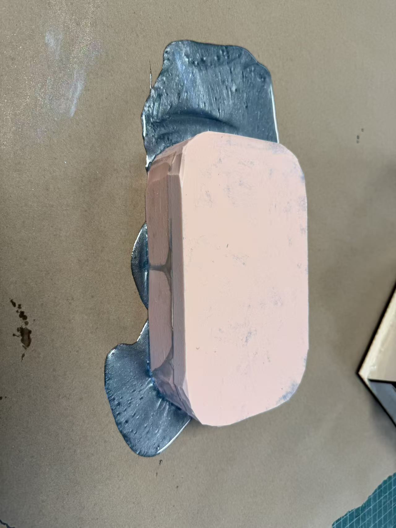 Closing mold halves with resin inside